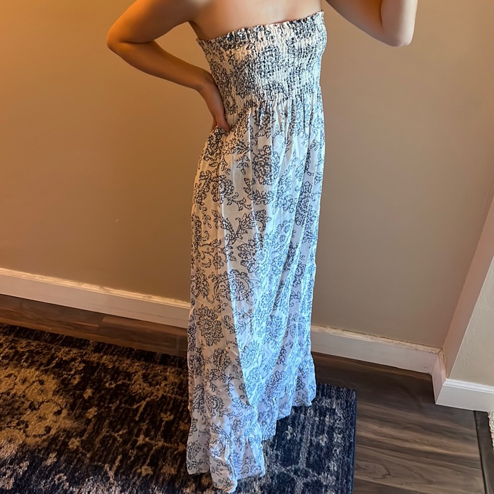 💙moda international blue and white paisley floral print maxi strapless dress